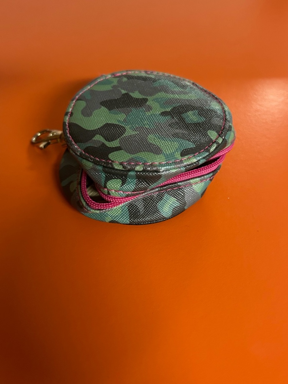 Simply Southern Earbud Pouch - Picture 4 of 5
